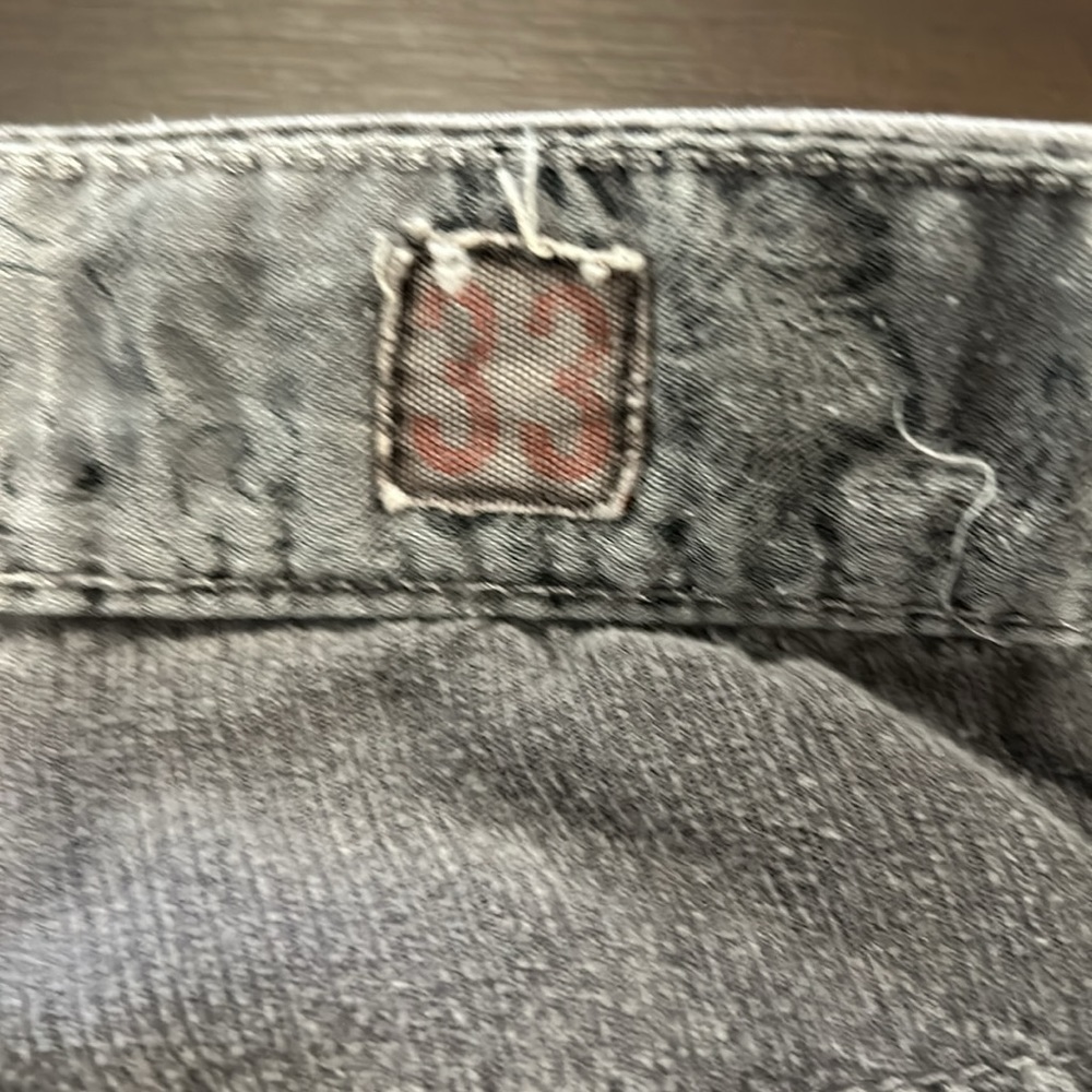 Guess men’s 33 x 30 corduroy wide bottom pants - Picture 2 of 4